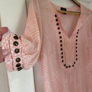 Angie Pink Blush Geometric Triangle Hi Low Hem Studded V-Neck Blouse Size Large